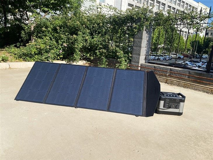 Портативна сонячна панель 200 Вт для зовнішнього